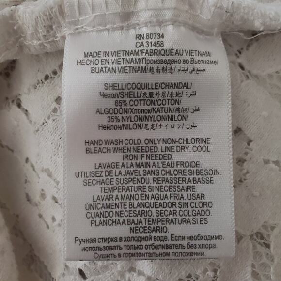 BCBGeneration White Lace Top Medium - Picture 7 of 7